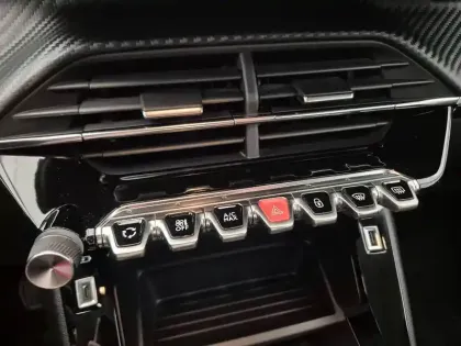 Photo 58 Peugeot 2008  PureTech 100 S&S BVM6