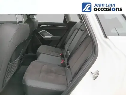 Photo 16 Audi Q3  35 TFSI 150 ch S tronic 7