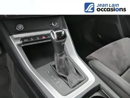 Photo 12 Audi Q3  35 TFSI 150 ch S tronic 7