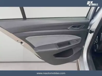 Photo 18 Volkswagen Golf  1.5 eTSI OPF 150 DSG7