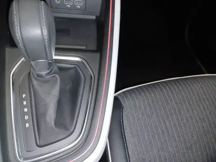 Photo 35 Renault Clio  E-Tech full hybrid 145