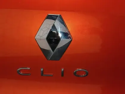 Photo 22 Renault Clio  E-Tech full hybrid 145