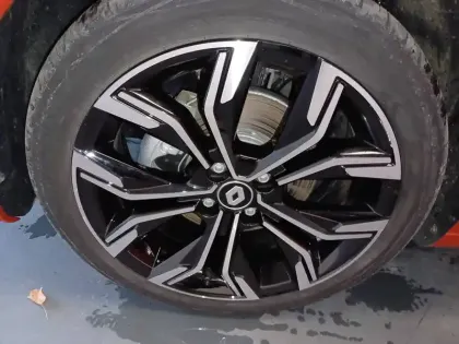 Photo 41 Renault Clio  E-Tech full hybrid 145