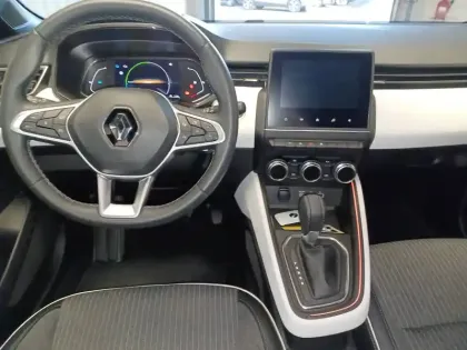 Photo 10 Renault Clio  E-Tech full hybrid 145