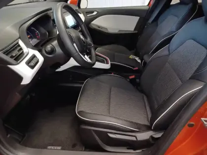 Photo 45 Renault Clio  E-Tech full hybrid 145