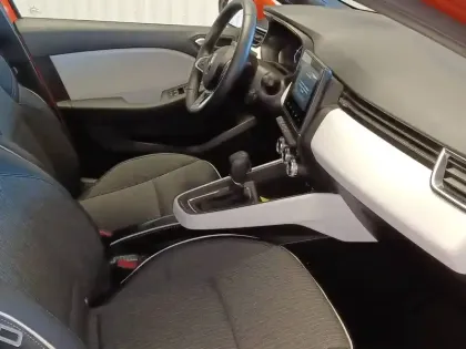 Photo 11 Renault Clio  E-Tech full hybrid 145