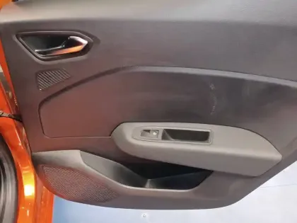 Photo 19 Renault Clio  E-Tech full hybrid 145