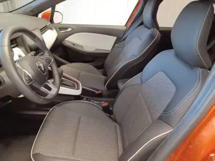 Photo 9 Renault Clio  E-Tech full hybrid 145