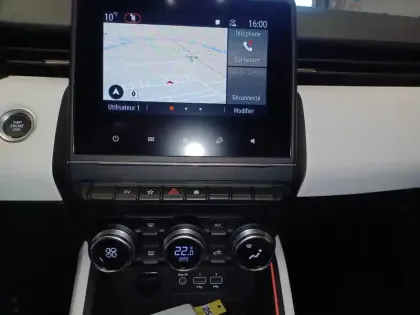 Photo 31 Renault Clio  E-Tech full hybrid 145