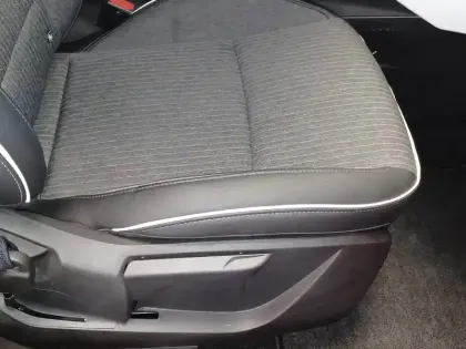 Photo 15 Renault Clio  E-Tech full hybrid 145