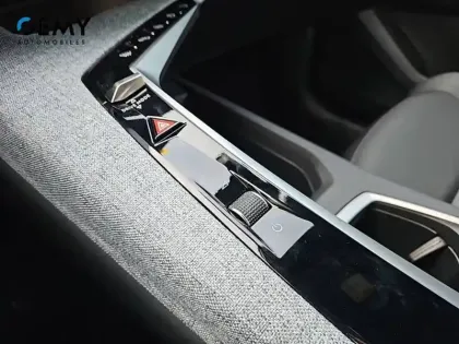 Photo 32 Peugeot 3008  Electrique 210 ch 73 kWh