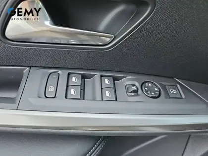 Photo 19 Peugeot 3008  Electrique 210 ch 73 kWh