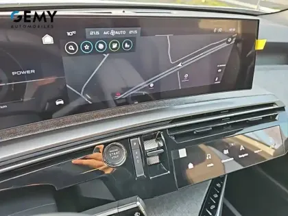 Photo 27 Peugeot 3008  Electrique 210 ch 73 kWh