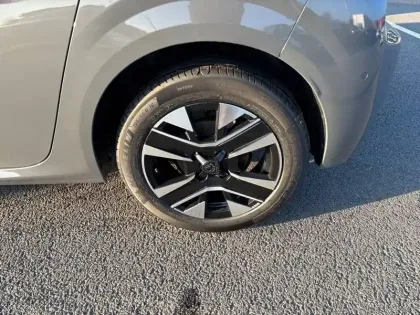 Photo 12 Peugeot 208  Hybrid 110 e-DCS6