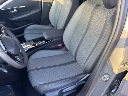 Photo 10 Peugeot 208  Hybrid 110 e-DCS6