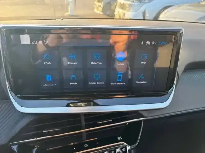 Photo 17 Peugeot 208  Hybrid 110 e-DCS6