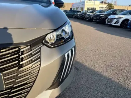 Photo 15 Peugeot 208  Hybrid 110 e-DCS6