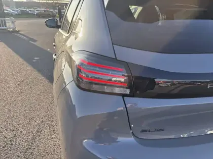 Photo 16 Peugeot 208  Hybrid 110 e-DCS6