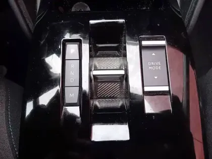 Photo 24 Citroën C4  PureTech 130 S&S EAT8