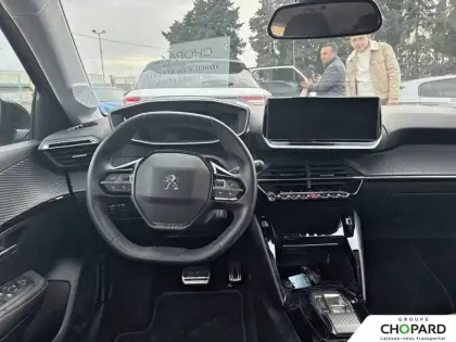 Photo 14 Peugeot 208  Electrique 50 kWh 136ch