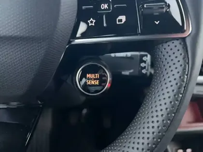 Photo 13 Renault 4 Renault  E-Tech Electrique 150 ch autonomie confort