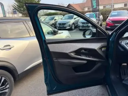 Photo 14 Peugeot 3008  Hybrid 145 e-DCS6