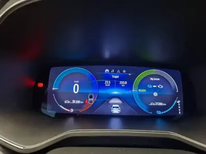 Photo 25 Renault Clio  E-Tech full hybrid 145