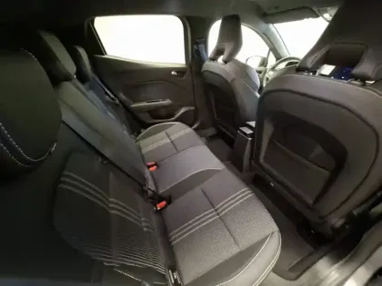 Photo 22 Renault Clio  E-Tech full hybrid 145