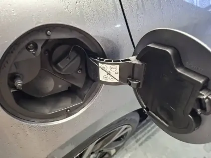 Photo 21 Renault Clio  E-Tech full hybrid 145