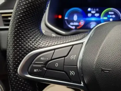 Photo 110 Renault Clio  E-Tech full hybrid 145