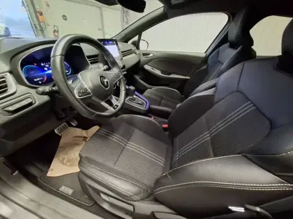 Photo 9 Renault Clio  E-Tech full hybrid 145