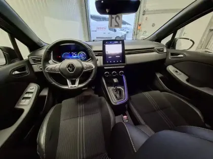 Photo 10 Renault Clio  E-Tech full hybrid 145