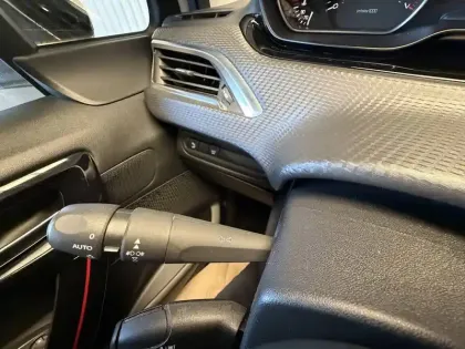 Photo 31 Peugeot 208  PureTech 110ch S&S BVM6