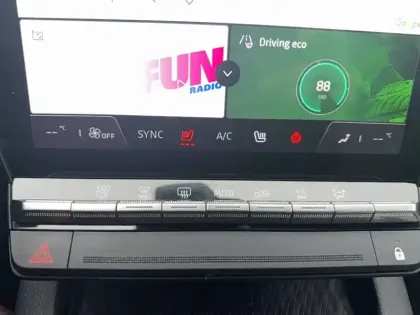 Photo 31 Renault Megane  E-Tech EV60 220 ch super charge