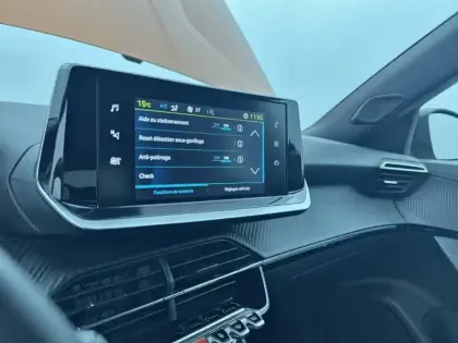 Photo 20 Peugeot 2008  Electrique 136 ch