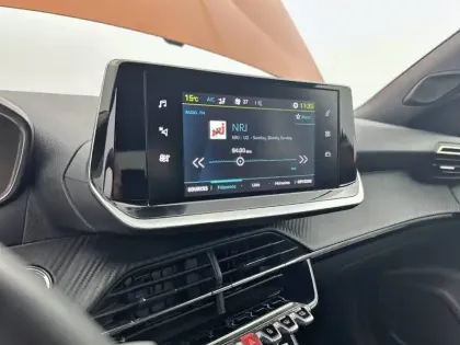 Photo 19 Peugeot 2008  Electrique 136 ch