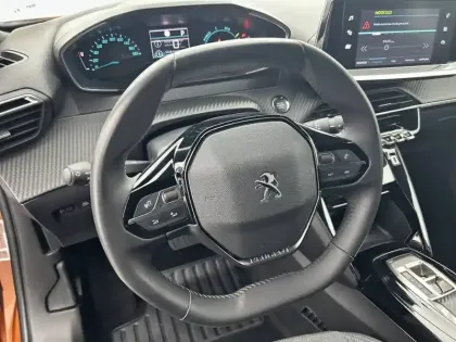 Photo 8 Peugeot 2008  Electrique 136 ch