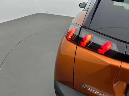 Photo 16 Peugeot 2008  Electrique 136 ch