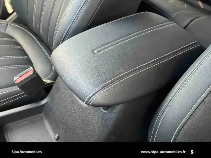 Photo 29 Ford Kuga  2.5 Duratec 190 ch FlexiFuel FHEV E85 Powershift