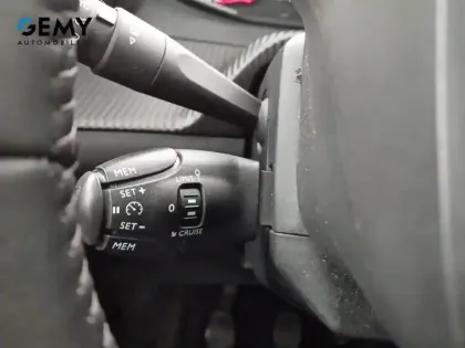 Photo 33 Peugeot 208  BlueHDi 100 S&S BVM6