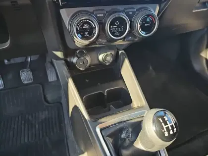 Photo 28 Suzuki Swift  1.2 Dualjet Hybrid