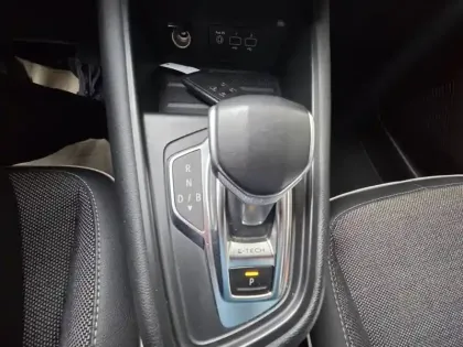 Photo 40 Renault Captur  E-Tech Plug-in 160