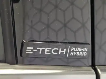 Photo 68 Renault Captur  E-Tech Plug-in 160