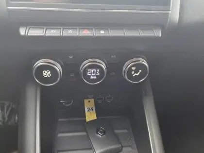 Photo 43 Renault Captur  E-Tech Plug-in 160