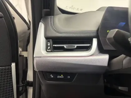 Photo 37 BMW X1 i eDrive20 204ch BVA