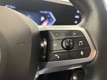 Photo 33 BMW X1 i eDrive20 204ch BVA