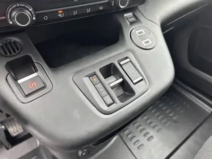 Photo 13 Peugeot Partner  FOURGON M 650 KG BLUEHDI 130 S&S EAT8