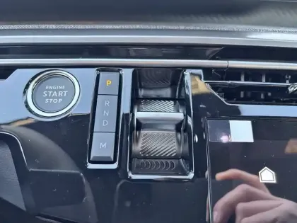 Photo 53 Peugeot 3008  Hybrid 145 e-DCS6