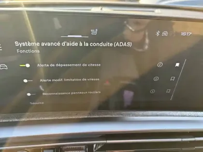 Photo 39 Peugeot 3008  Hybrid 145 e-DCS6