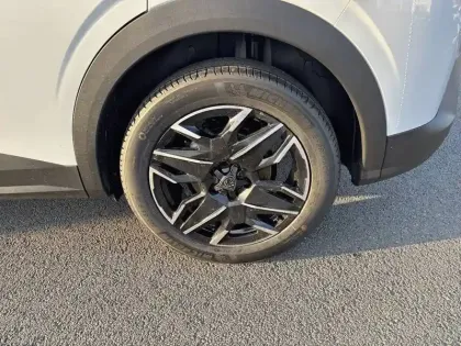 Photo 52 Peugeot 3008  Hybrid 145 e-DCS6